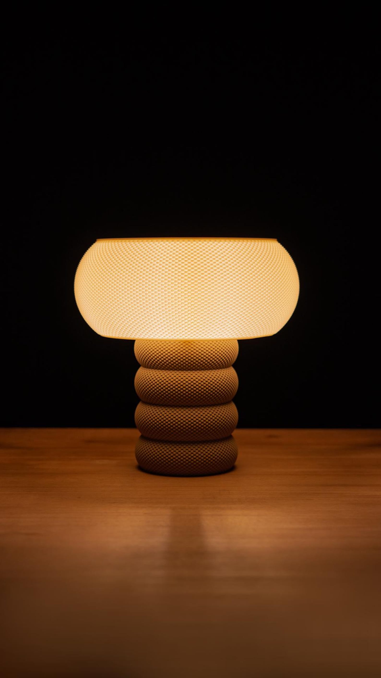 Michelle table lamp — texture close-up