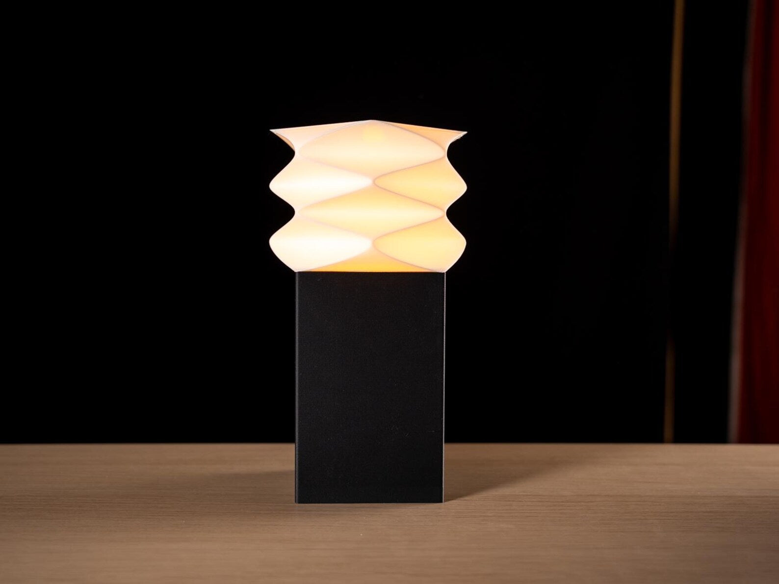 Stele table lamp — alternate angle