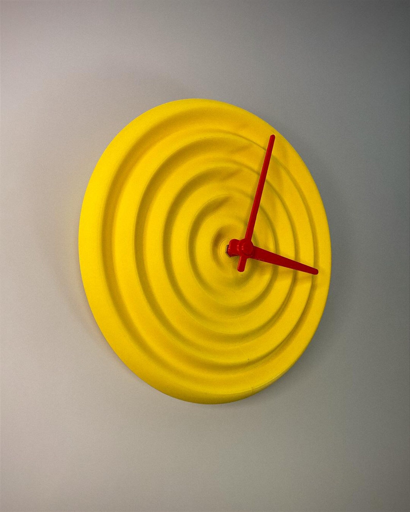 Ondo wave clock — wave texture close-up