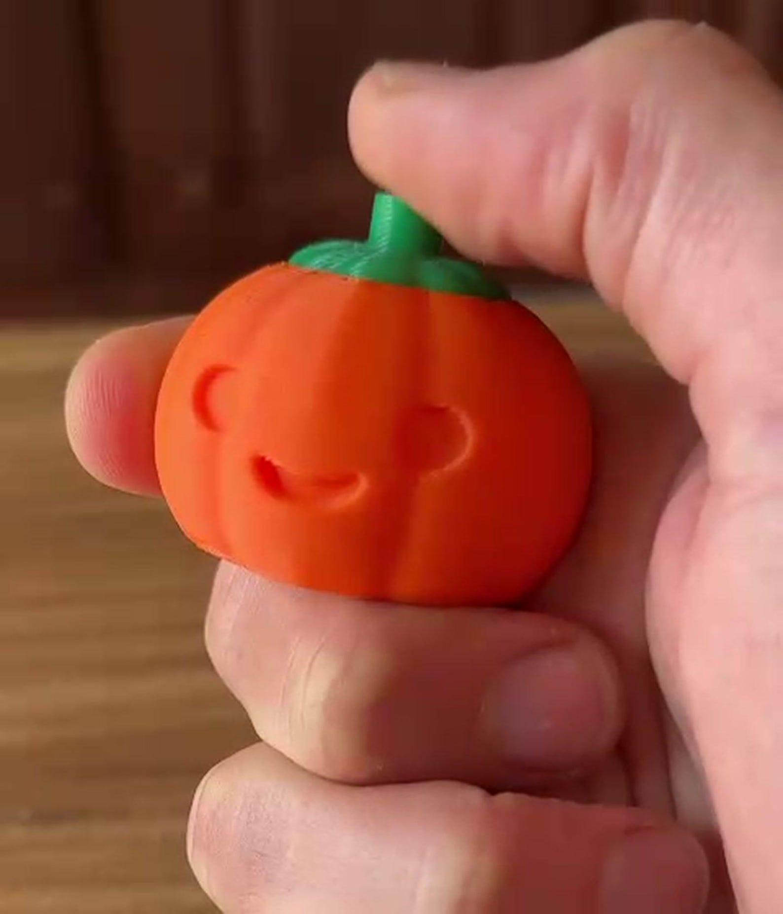 Pumpkin fidget clicker — mechanism view