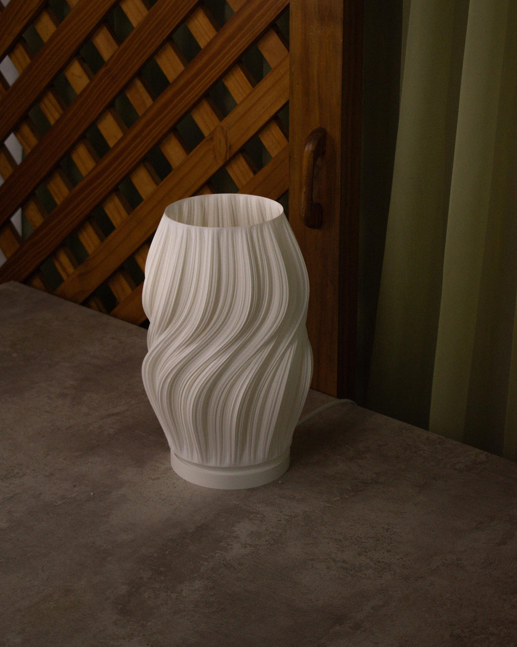 Silk 3D printed flowing wave table lamp