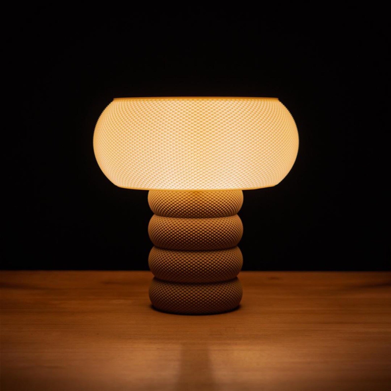 Michelle table lamp — detail view