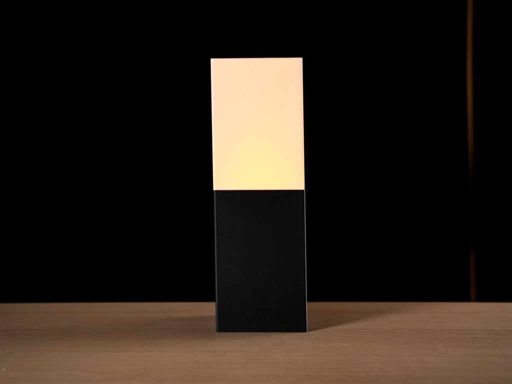 Stele table lamp — detail view