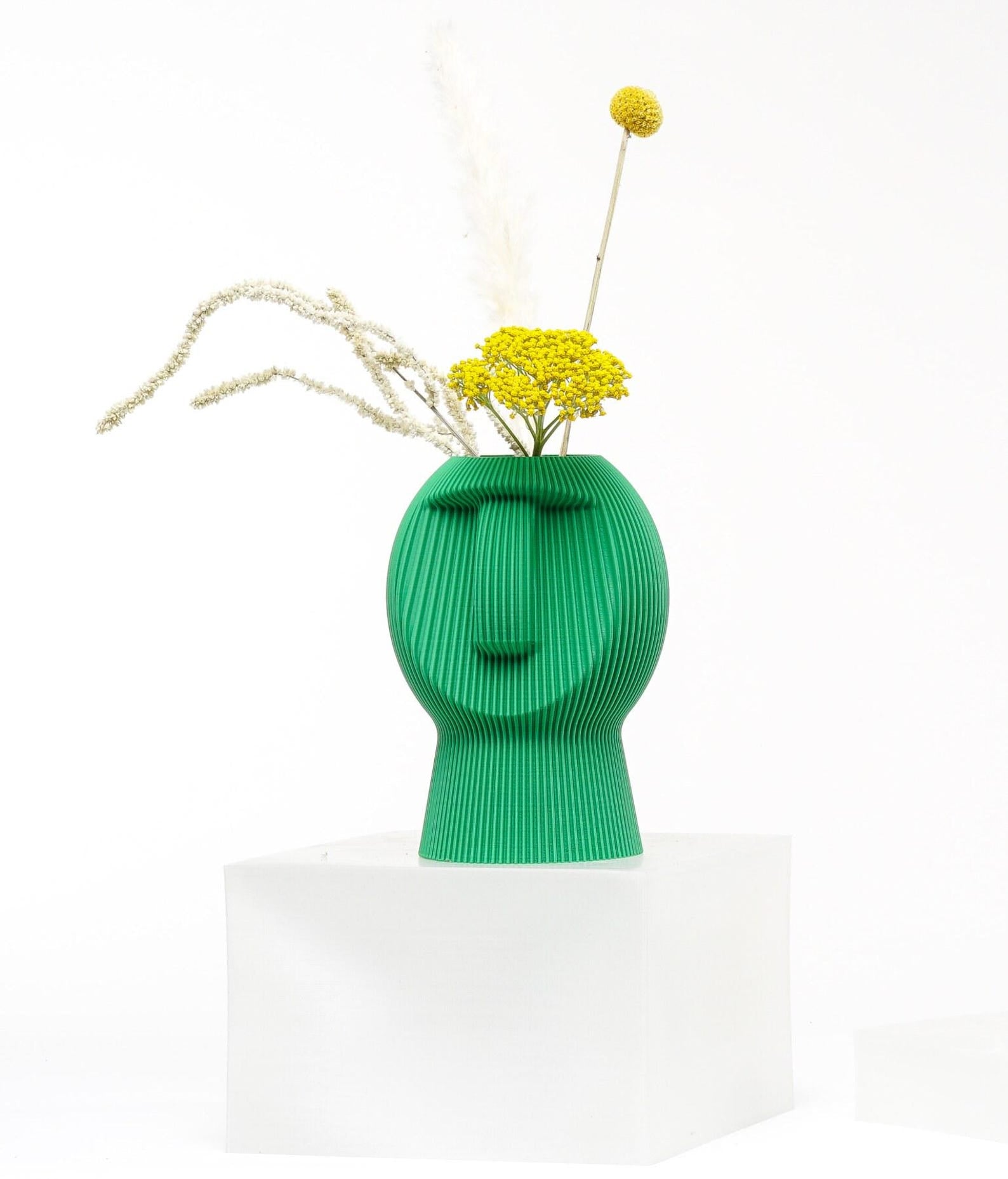 Chubby Dude Figurine green with dried flowers