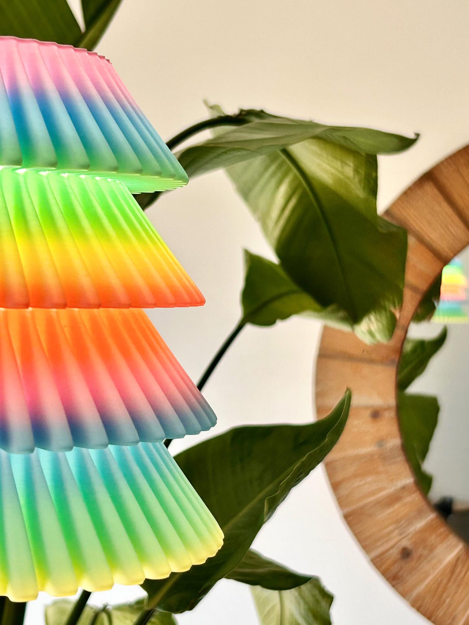 Falda pleated shade texture detail