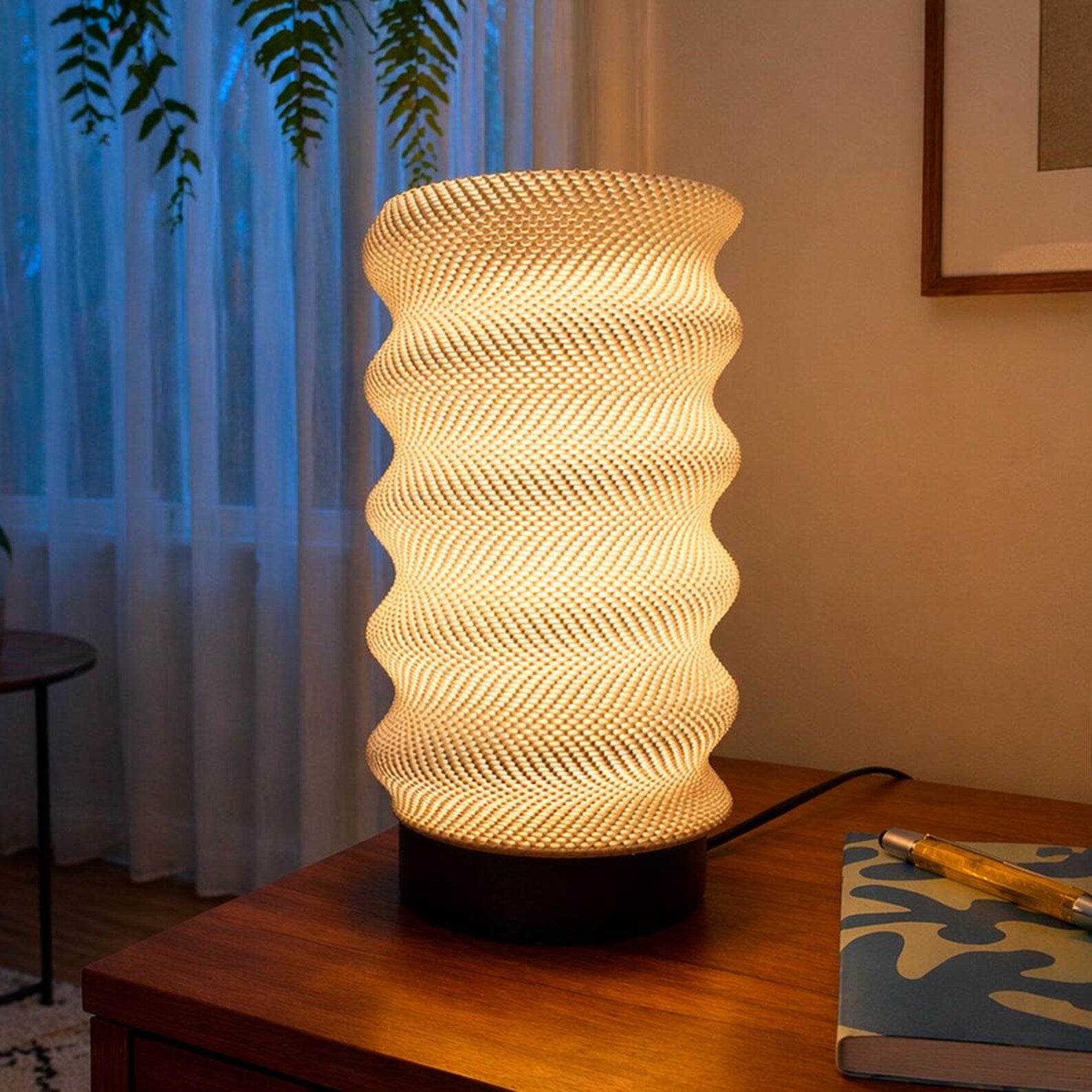 Spiral lamp shade 3D printed adaptive pendant or table shade